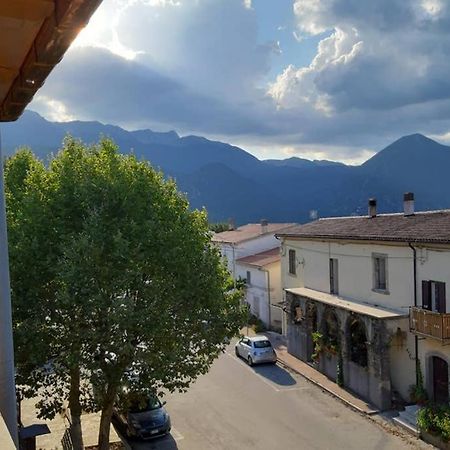 Al Colle Apartment Castel San Vincenzo Ngoại thất bức ảnh